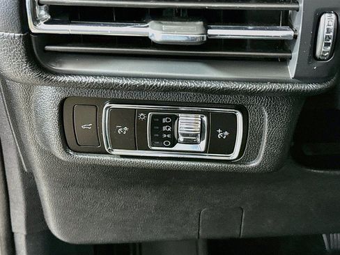 Used 2023 Lincoln Corsair Reserve AWD/4WD image 10