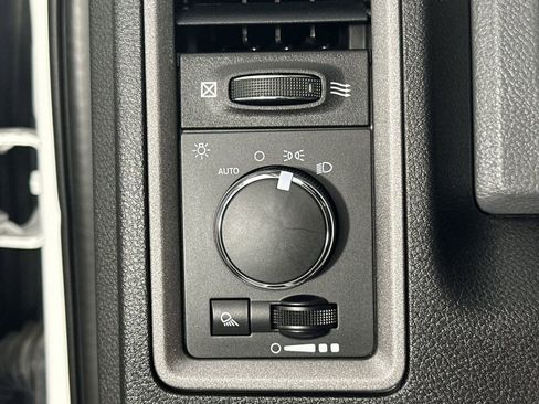 Used 2018 RAM 1500 Express image 25