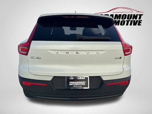 Used 2024 Volvo XC40 B5 Plus w/ Climate Package image 6