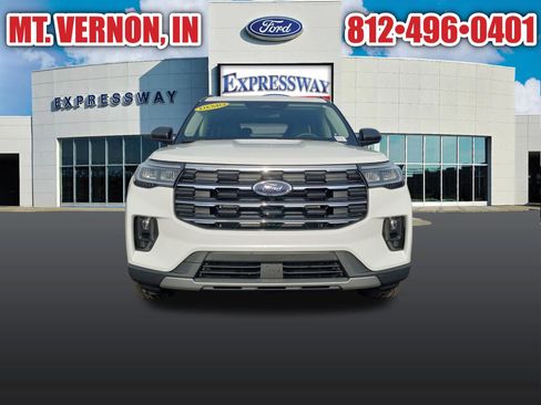 Used 2025 Ford Explorer Active w/ Active Comfort Package AWD/4WD image 3