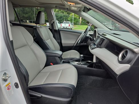 Used 2018 Toyota RAV4 Platinum AWD/4WD image 15