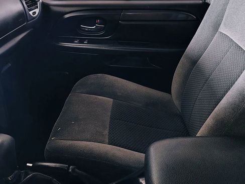 Used 2008 GMC Envoy SLE image 22