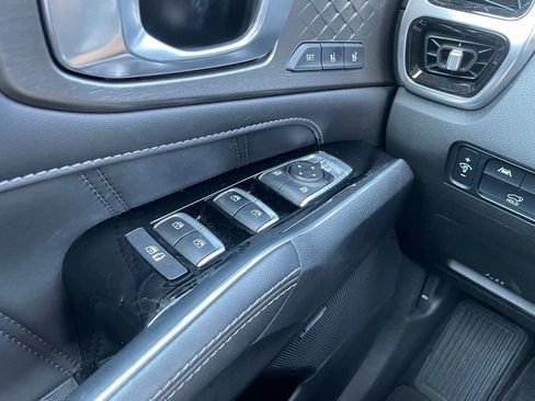 Used 2023 Kia Sorento SX AWD/4WD image 12
