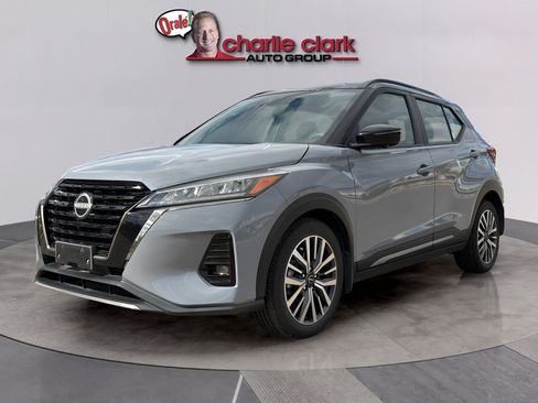 Used 2024 Nissan Kicks SR FWD image 1