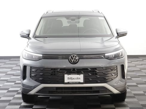 Used 2026 Volkswagen Tiguan SE w/ Panoramic Sunroof Package AWD/4WD image 22