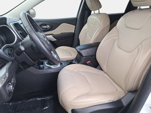 Used 2017 Jeep Cherokee Limited AWD/4WD image 15