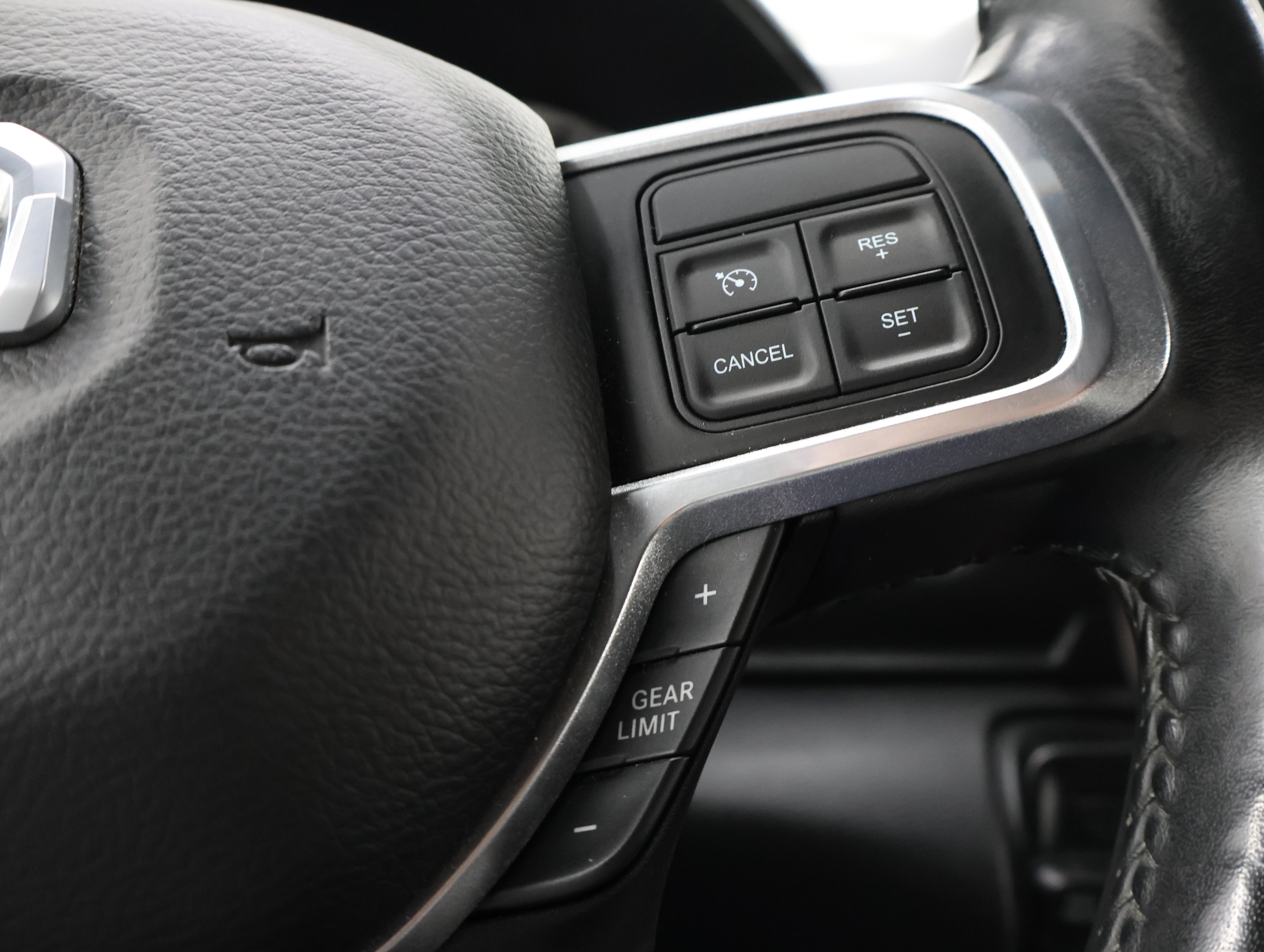 Used 2019 RAM 3500 Laramie AWD/4WD image 14