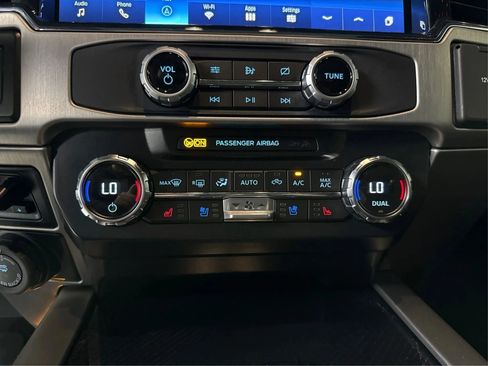 Used 2022 Ford F350 Platinum AWD/4WD image 28