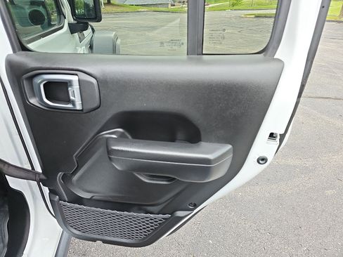 Used 2024 Jeep Wrangler Unlimited Sport AWD/4WD image 19