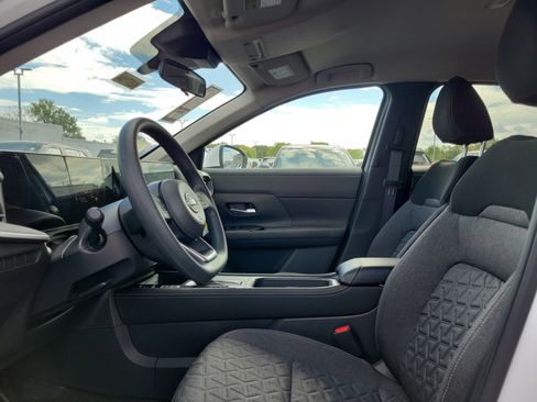 Certified 2025 Nissan Kicks SV w/ Charging Package image 15