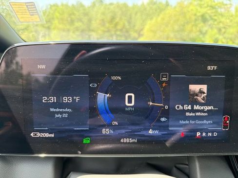 Used 2025 Chevrolet Equinox EV RS FWD image 18
