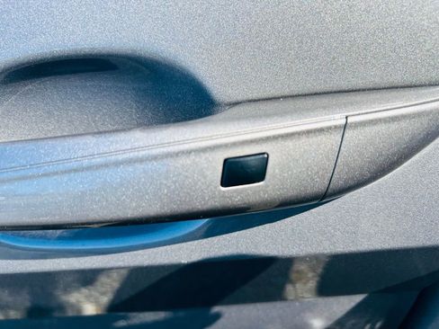 Used 2023 Hyundai Elantra Blue FWD image 11