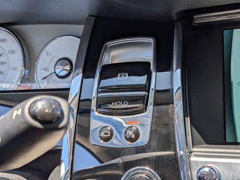 Used 2015 Rolls-Royce Ghost RWD image 25