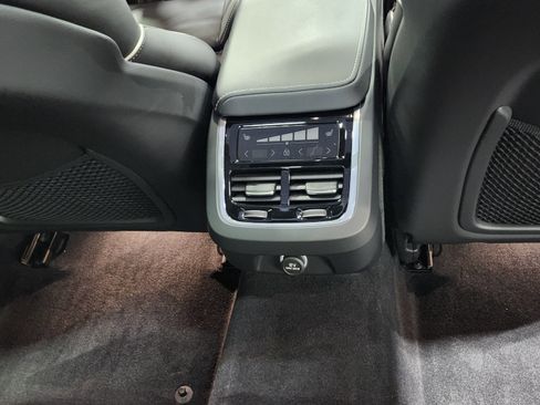 Used 2020 Volvo S60 T6 R-Design image 22