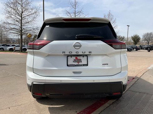 Used 2025 Nissan Rogue SV image 7