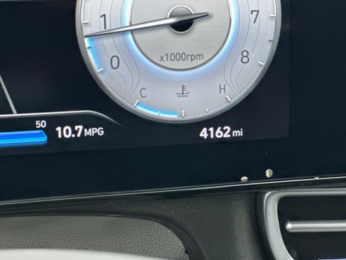 Used 2024 Hyundai Elantra SEL w/ Convenience Package image 27