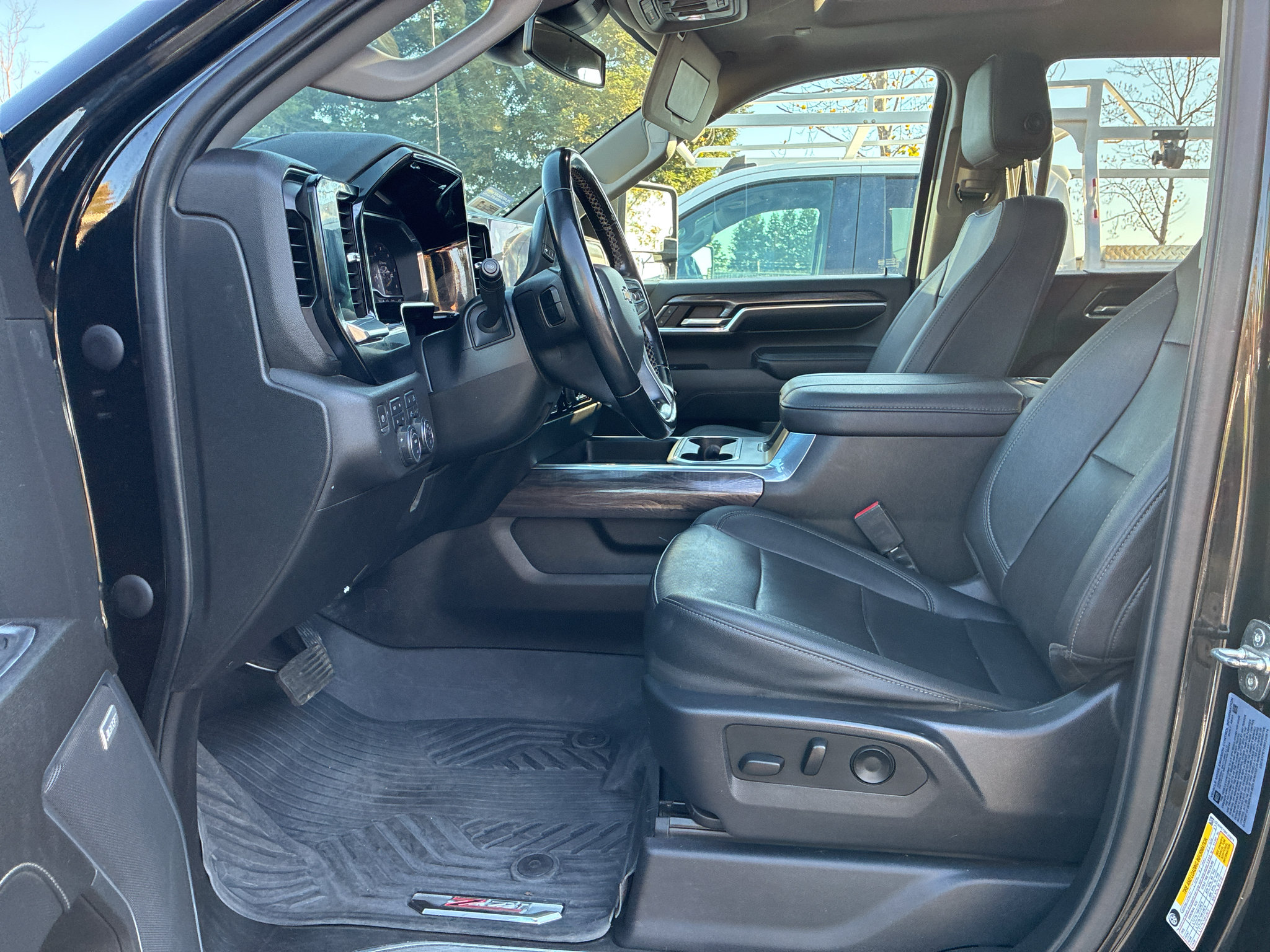 Used 2024 Chevrolet Silverado 2500 LTZ w/ LTZ Plus Package AWD/4WD image 18