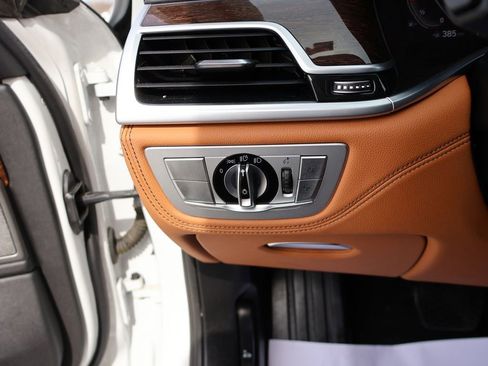 Used 2021 BMW 740i xDrive w/ Premium Package AWD/4WD image 38