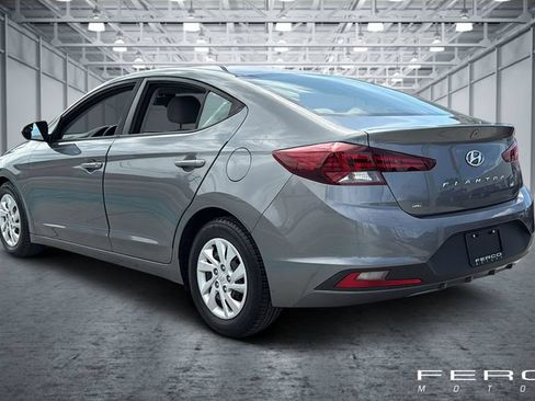 Used 2020 Hyundai Elantra SE FWD image 3