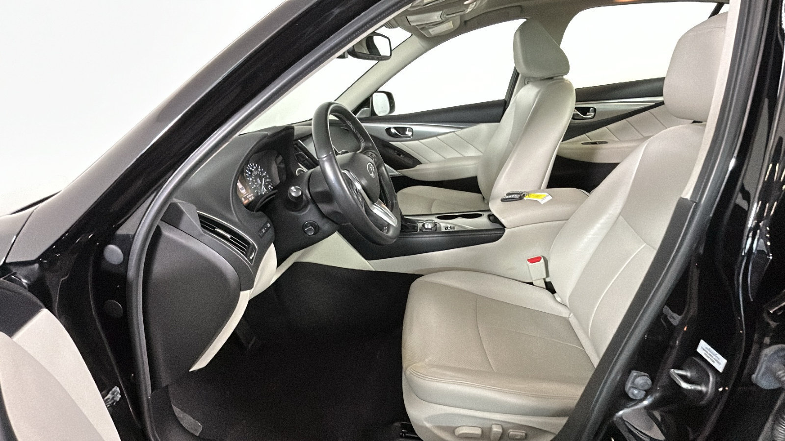 Used 2023 INFINITI Q50 Luxe AWD/4WD image 14