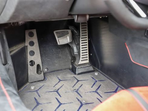 Used 2019 Lamborghini Aventador SVJ AWD/4WD image 70