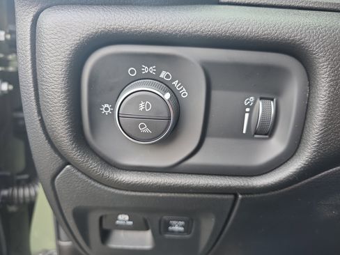 New 2026 RAM 1500 Express image 13