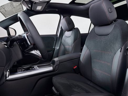 New 2026 Mercedes-Benz GLA 250 image 16