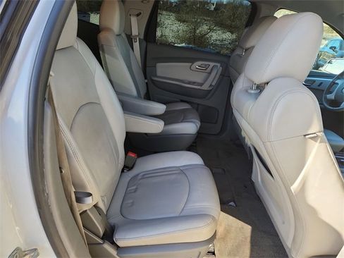 Used 2011 Chevrolet Traverse LT w/ Personal Connectivity Package image 25