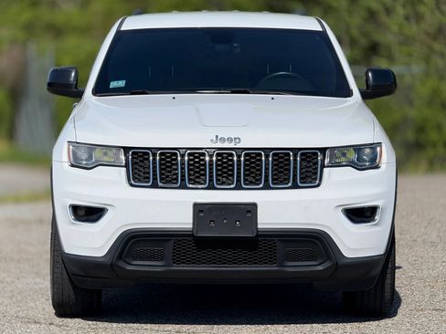 Used 2017 Jeep Grand Cherokee Laredo w/ Quick Order Package 23E image 5