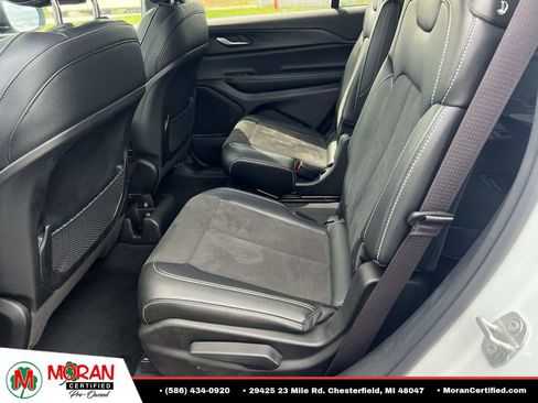 Used 2024 Jeep Grand Cherokee L Altitude AWD/4WD image 12