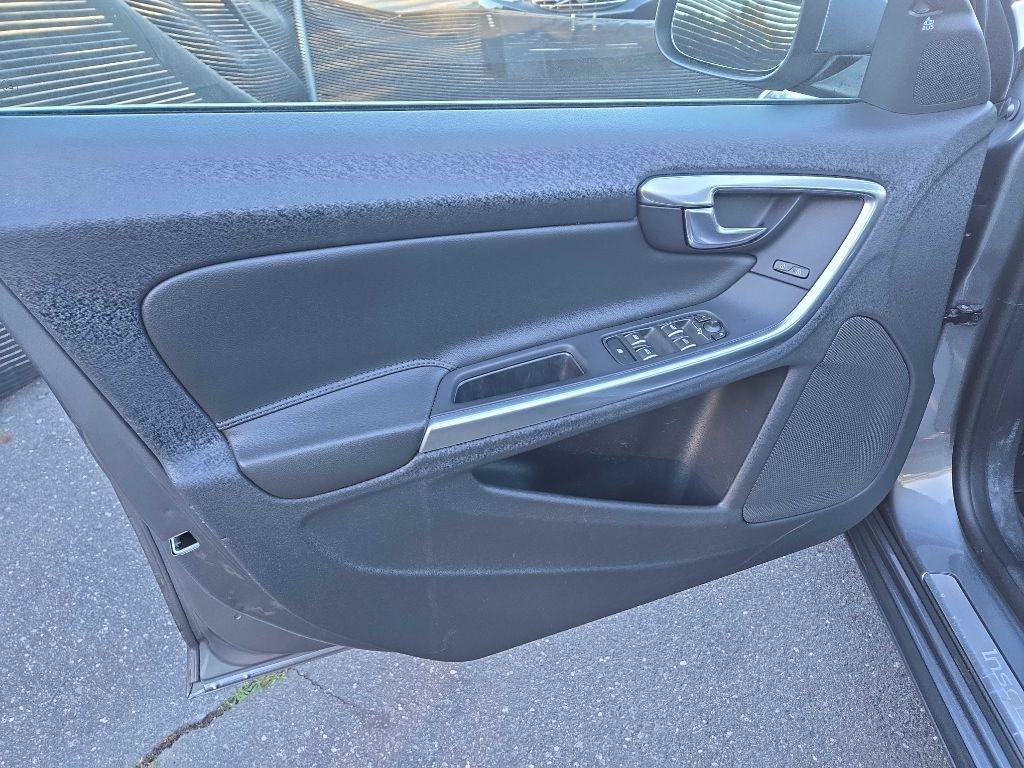 Used 2017 Volvo S60 T5 Inscription FWD image 12