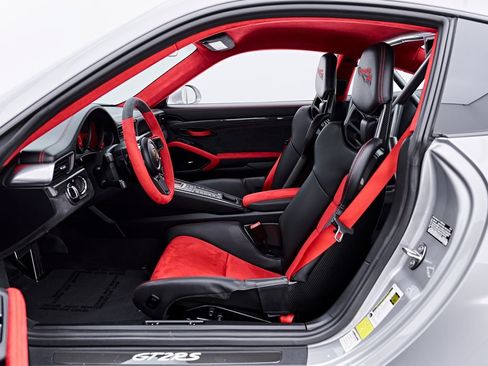 Used 2019 Porsche 911 GT2 RS RWD image 50