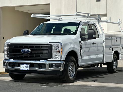 New 2026 Ford F250 XL w/ XL Chrome Package image 7