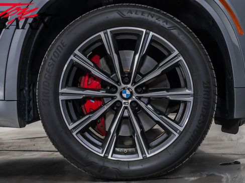 Used 2024 BMW X5 xDrive40i w/ M Sport Package image 16
