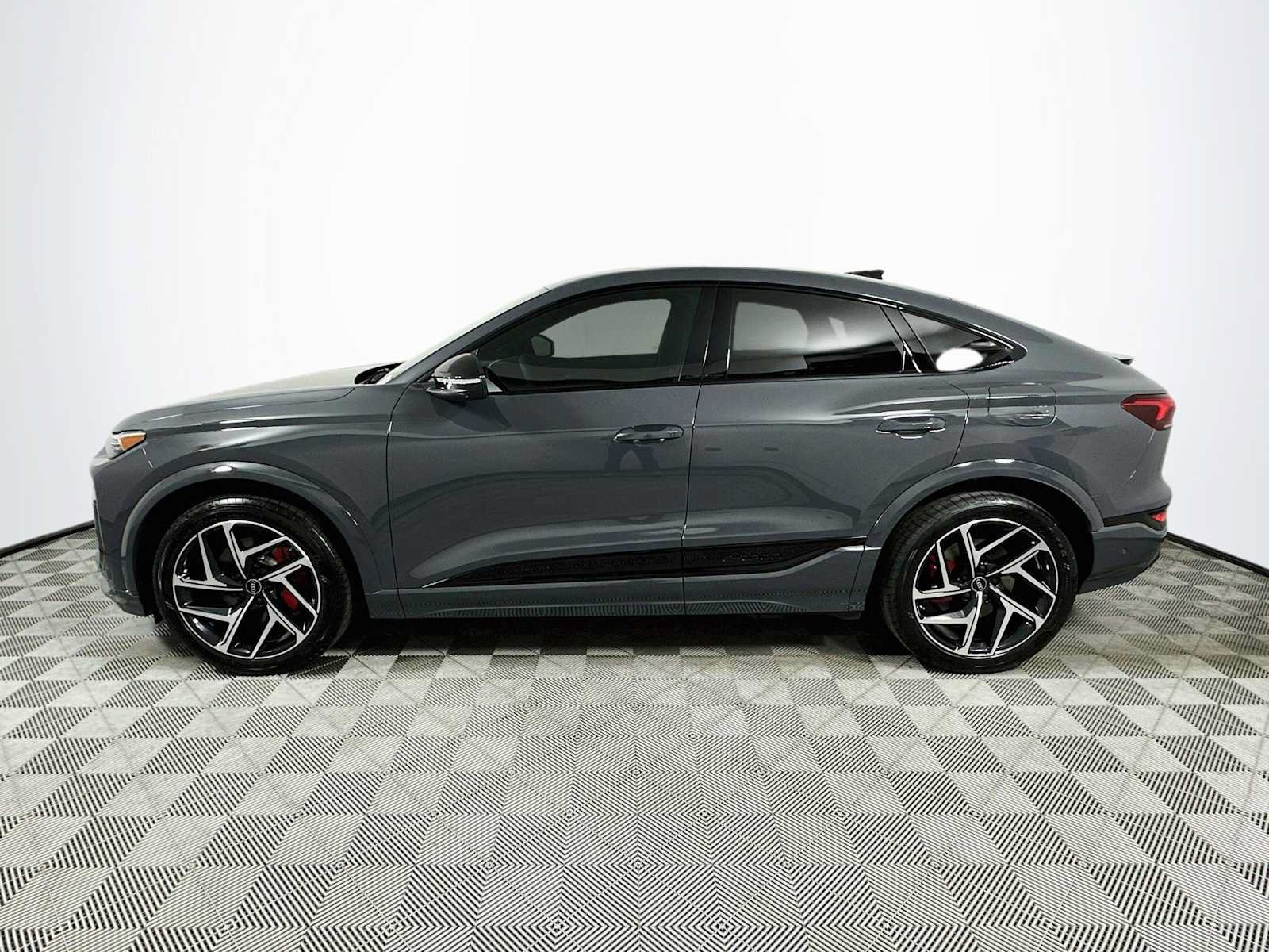 New 2027 Audi SQ6 e-tron Prestige AWD/4WD image 4