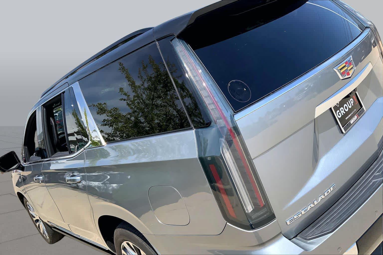 Used 2025 Cadillac Escalade Premium Luxury Platinum w/ LPO, Floor Liner Package AWD/4WD image 27