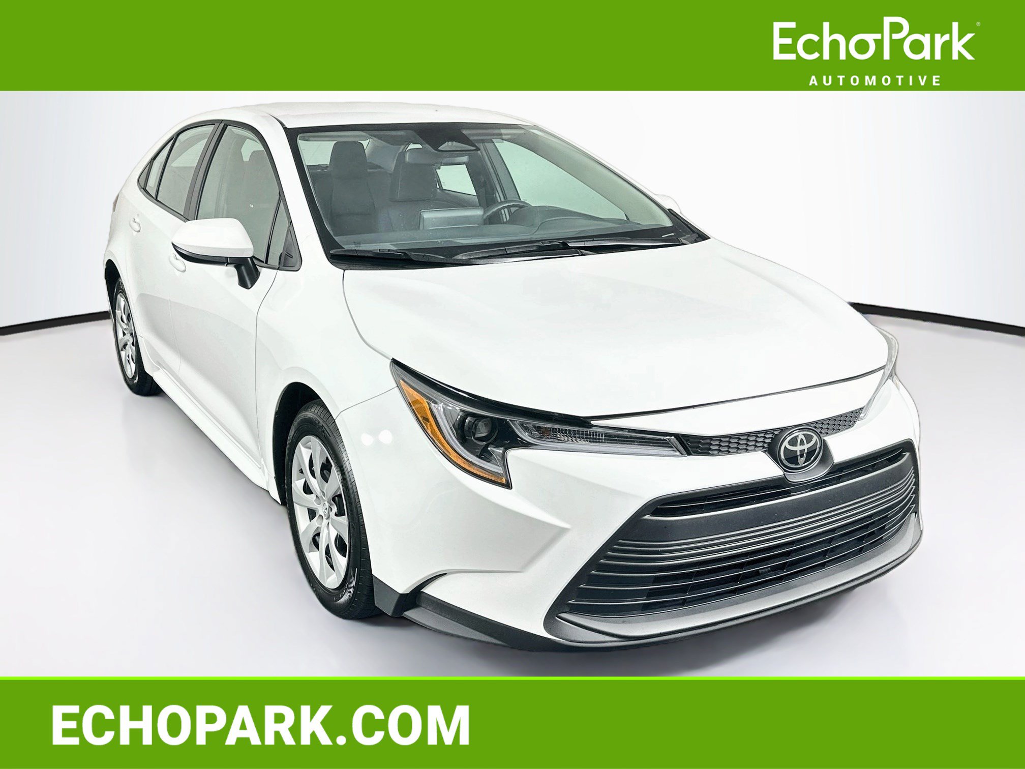 Used 2025 Toyota Corolla LE FWD image 1