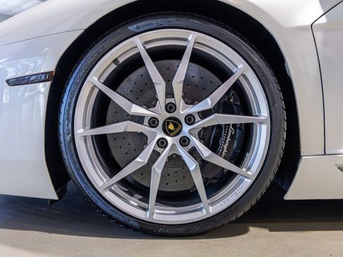 Used 2015 Lamborghini Aventador LP 700-4 image 6