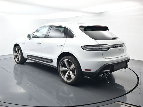 Certified 2025 Porsche Macan AWD/4WD image 3