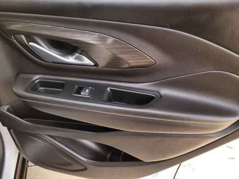 Used 2022 GMC Terrain SLE w/ Driver Convenience Package image 12