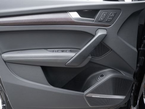 Certified 2025 Audi Q5 2.0T Premium Plus w/ Premium Plus Package image 20