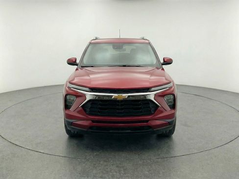 Used 2025 Chevrolet TrailBlazer LT image 2