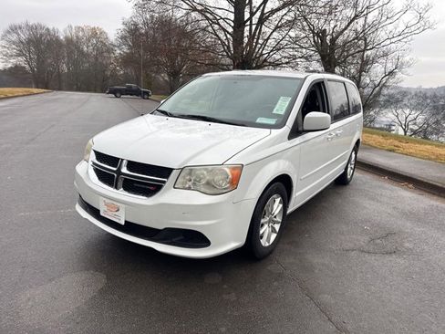 Used 2013 Dodge Grand Caravan SXT w/ UConnect Hands-Free Group image 3