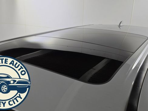 Used 2022 Mitsubishi Outlander SE image 9