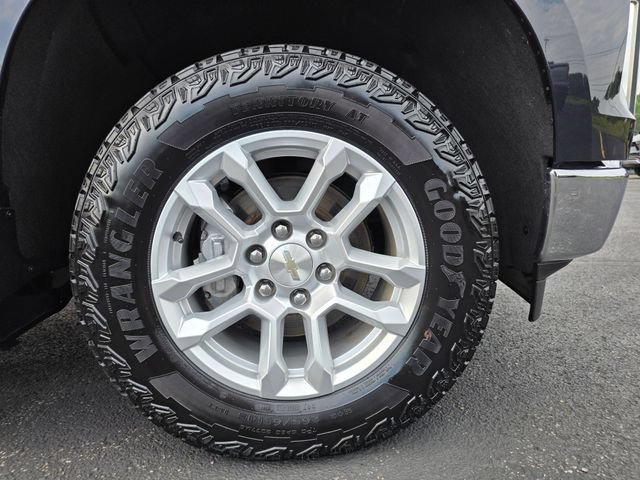 Used 2023 Chevrolet Silverado 1500 LT w/ Z71 Off-Road Package AWD/4WD image 10
