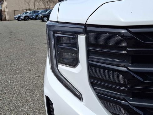 Used 2023 GMC Sierra 1500 Elevation w/ Preferred Package image 9