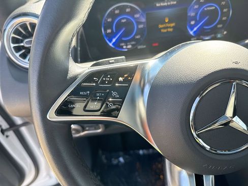 Used 2024 Mercedes-Benz EQB 250+ image 17