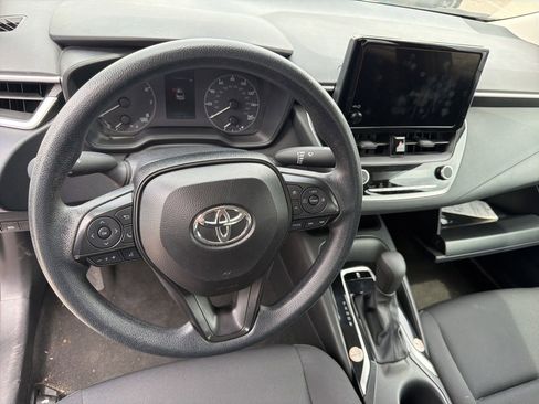Used 2025 Toyota Corolla LE FWD image 11