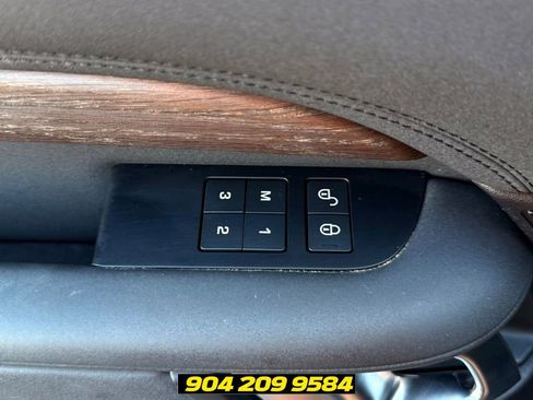 Used 2018 Land Rover Discovery HSE AWD/4WD image 13