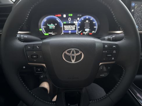 Used 2026 Toyota Crown XLE image 21